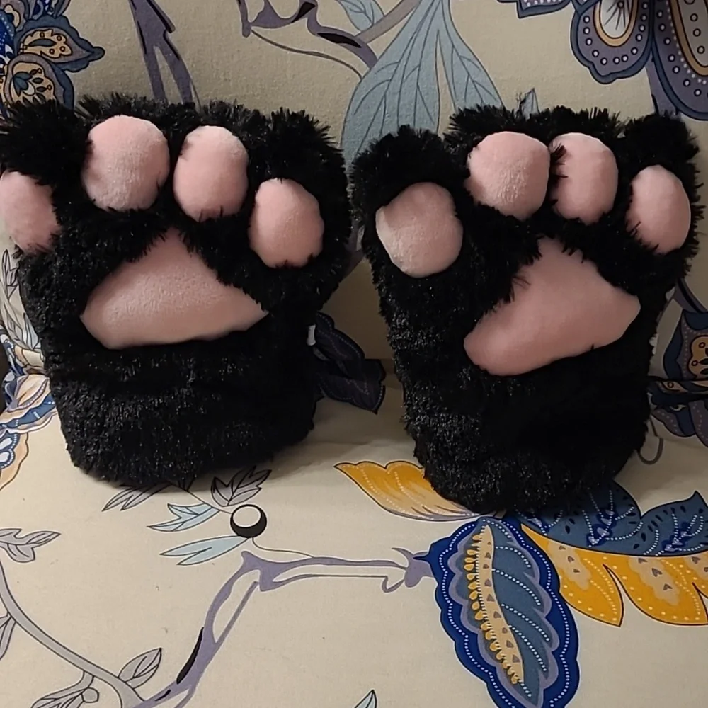 FURRY PAWS New
